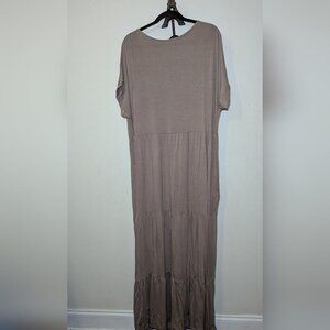 Chicsoul Elegant Taupe Maxi Dress